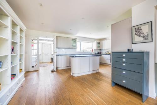 Spray Cabin - West Wittering