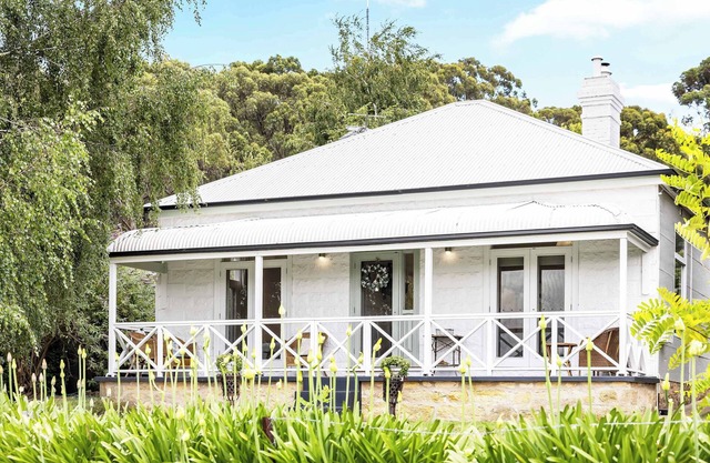 SPRIGG COTTAGE Adelaide Hills Luxury Retreat