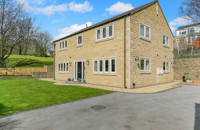 Spring Bank View - Holmfirth