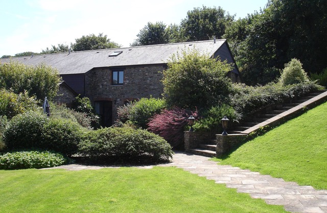 Spring Barn, Nr Salcombe, Luxury Accom, 5 Bedroom, Sleeps 10, 4 Star, EV Charger
