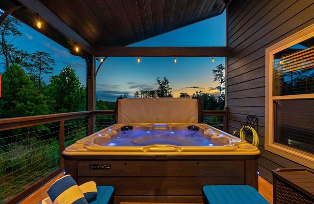 Spring Break Fun! Cozy 4BR~ Mt. Views~ Fire Pit ~Pool Table~ Hot Tub~Flat Roads!