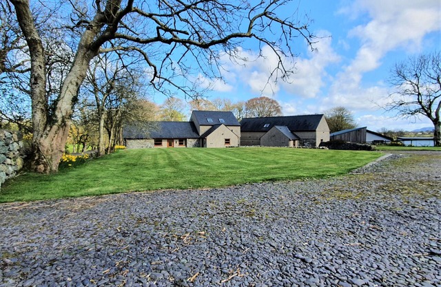 Spring Cottage (Sleeps 8)-Holiday Cottages Views Of Snowdon Range Menai Bridge