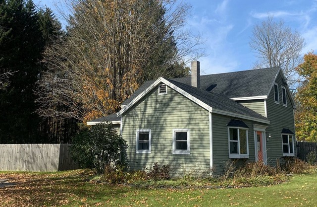 Spring in the Berkshires. Forest, Sun, Huge Deck, BBQ, Firepit, Pool!