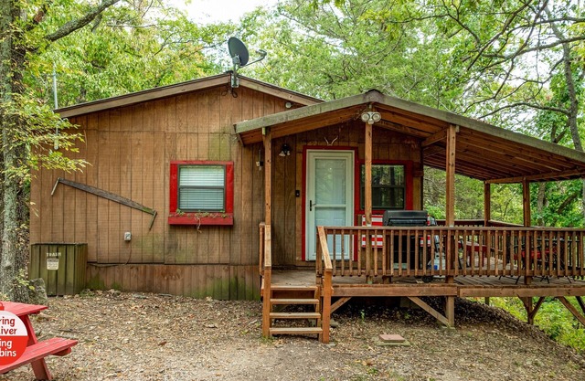 Spring River Fishing Cabins #1 - Maple - Dogs ok