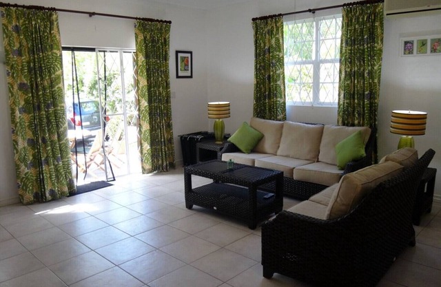 Springcourt-N 2 Upscale Holiday rental with pool close to golf club