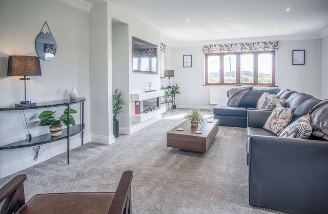 Springfield Lodge - 3 Bedroom Home - Princes Gate