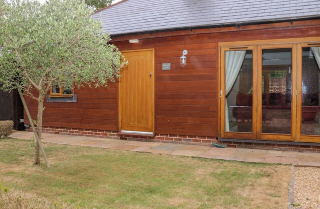 SQUIRRELS DREY, family friendly, with pool in Titchfield Common
