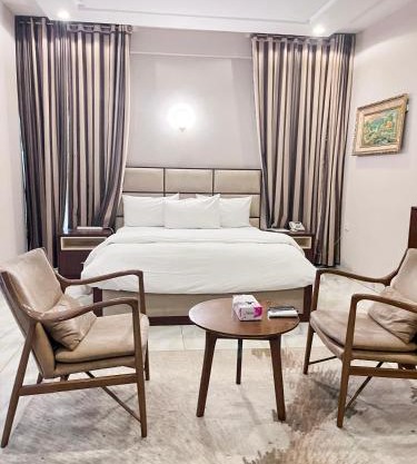 SR Apartments