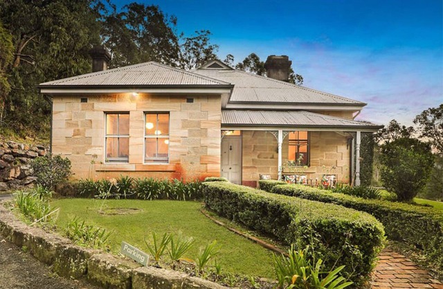 St Albans Courthouse - sleeps 8 with Pool