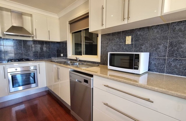 St Albans House - Spacious and Modern Home