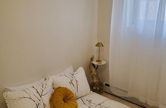 St Catharines Studio Bachelors Apartment Affordable Stay