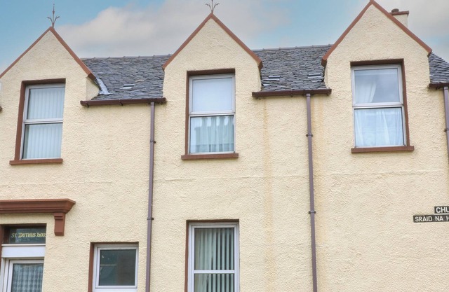 ST. DUTHUS HOUSE, family friendly in Stornoway
