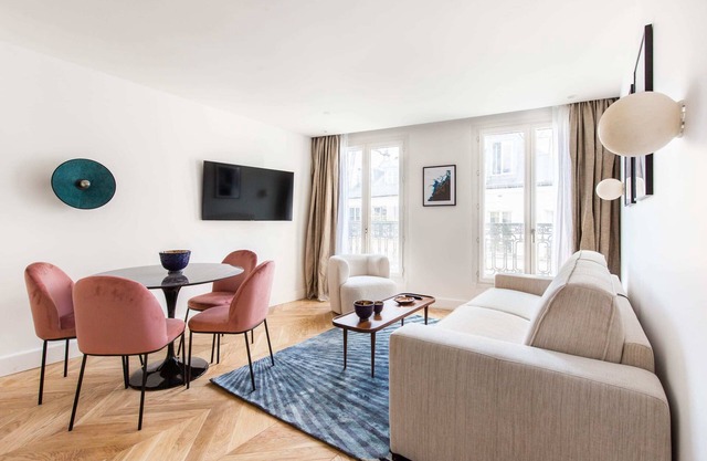 St Georges - One Bedroom in Paris South Pigalle