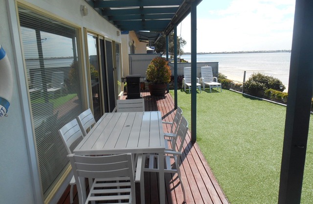 St Helen's-Absolute Beach Front, Beach at Door Step, Winter Off Peak Special!