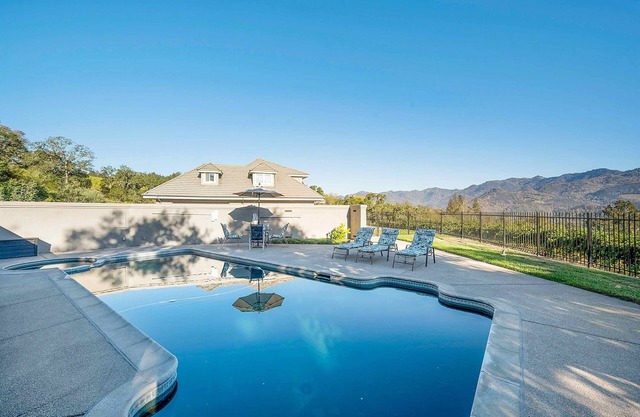 St Helena Vineyard Estate Overlooking Napa Valley w/Pool and Spa