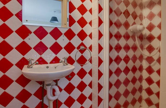 St Lawrence House - Four Bedroom House, Sleeps 9
