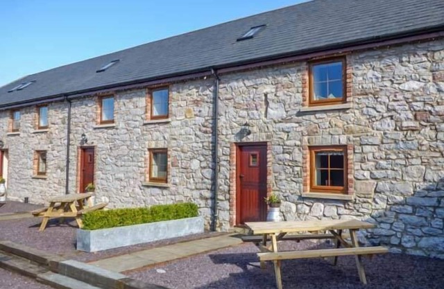STABAL-Y-GWEDD, family friendly, with a garden in Abergele