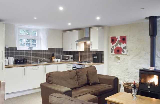 Stable Cottage - W42502