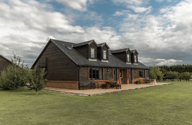 Stable Cottages - cosy home away from home accommodation