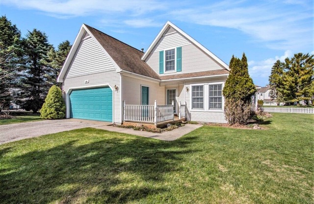 Standalone Harbor Village Cottage at Beach