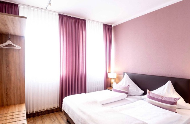 Standard - Hotel-Restaurant Ver