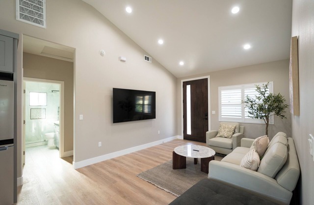 Stanton Haven: Stylish and Cozy Home