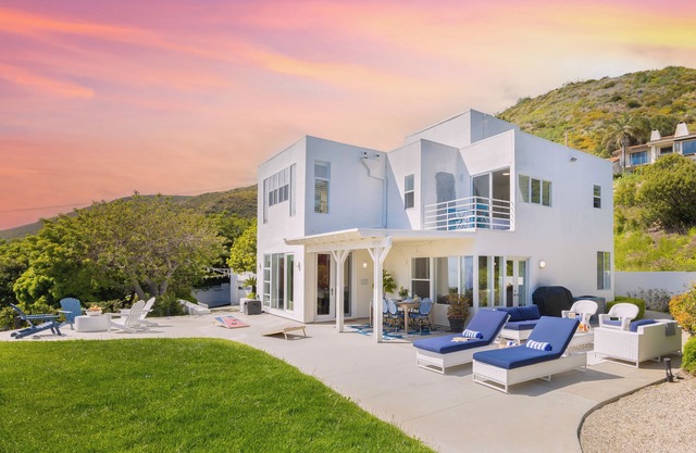 Stardust by AvantStay | Views, Hot Tub, Pool Table