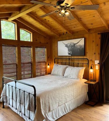 Stargazer Chalet, two bedroom with WiFi