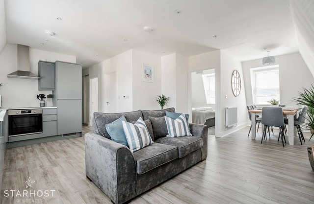 StarHost Residences | Brand new Stylish 2 bed apartment in Newbury Town Centre
