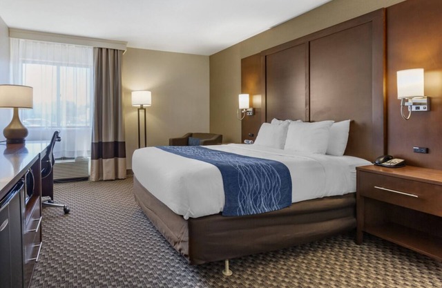 Start Your Adventure Right w/Our Comfy Room & Complimentary Breakfast
