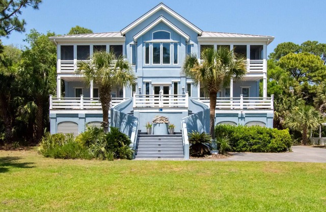 Blvd St Helena Island