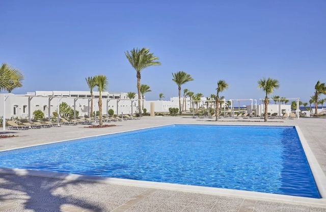 Stay Active & Unwind | Spa, Tennis, Shows & Beachfront Bliss in 2 Sea-view Rooms