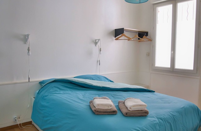 Stay Alma - Beach - Spacious with shared courtyard
