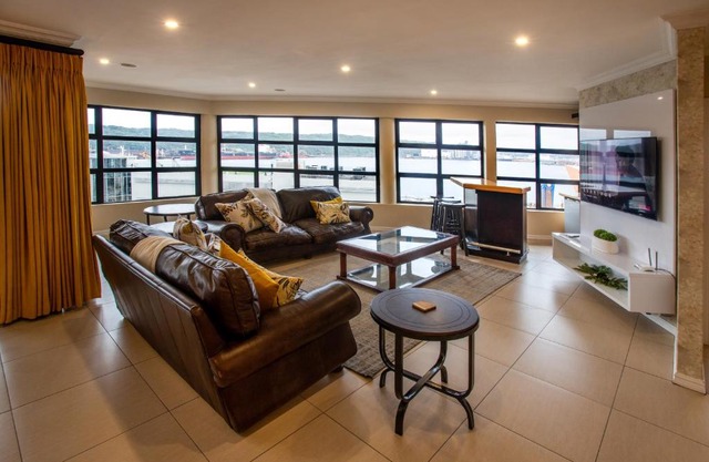 Stay at The Point - Peaceful Plentiful Penthouse