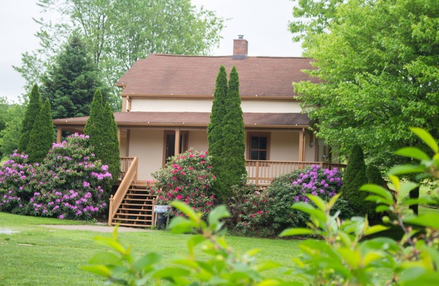 Stay at this Historic Farmhouse at SanaView Farms in the Laurel Mountains!