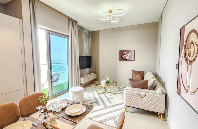 STAY BY LATINEM Luxury 1BR Holiday Home CVR B2810 near Burj Khalifa