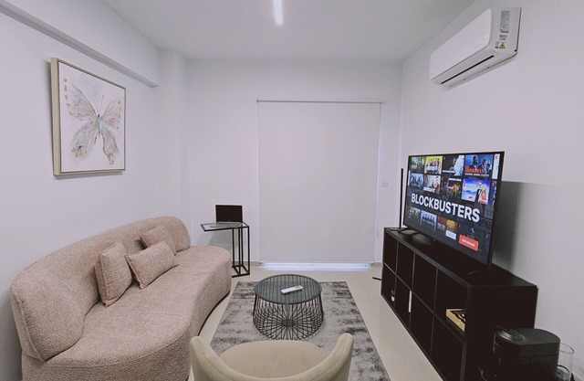 STAY Cosmo City Suite 402