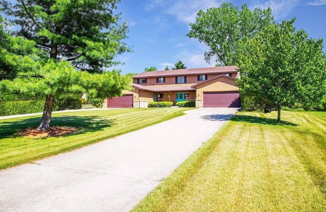 Stay Cozy! Rockford Condo Near Downtown & Dining