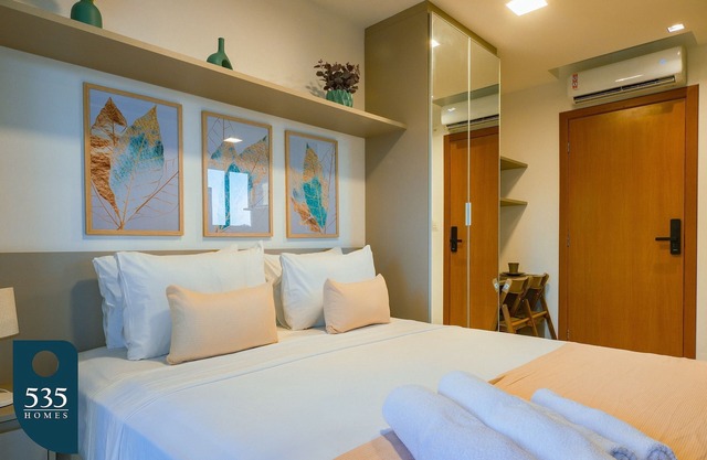 Stay in a Condo near Shopping da Bahia