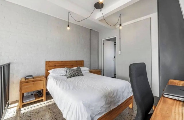 Stay in a modern loft with mountain views in Obz