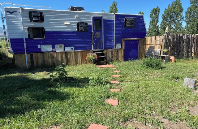 Stay in Grace: Beautiful Renovated Camper in Mountain Wine Country of Paonia