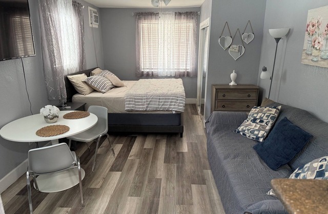 Stay in style and comfort (central location)