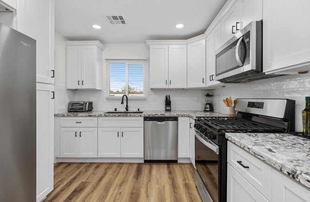 Stay in this Downtown Cottage