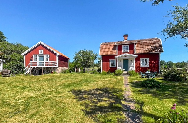 Stay in this inviting cottage in beautiful natural surroundings