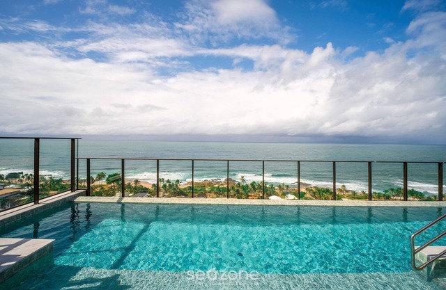 Stay Just Steps From Itapua Beach, With Pool and gym - RGF