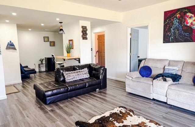 Stay Near Hershey – Family-Friendly Suite for 6 with WiFi, AC and Private Entry