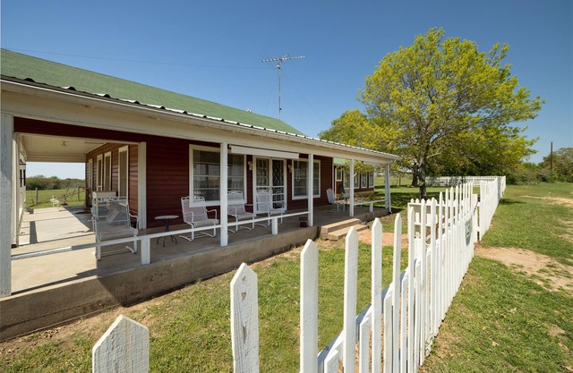 Stay on a 350-acre Cattle Ranch! Brazos River! Tubing! Petting zoo!