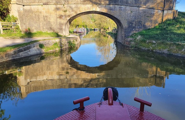 Stay on a luxurious wide beam canal boat in the World heritage City of Bath.