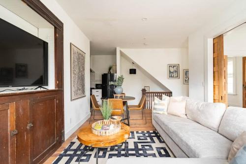 Stay Portland - The Câlin & Magnifique Suite - NW 23rd Wonder