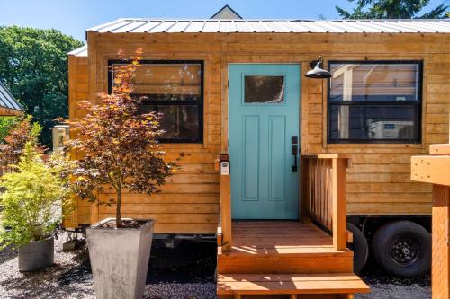 Stay Portland - Tiny Farmhouse - Walk to Local Shops & Restaurants